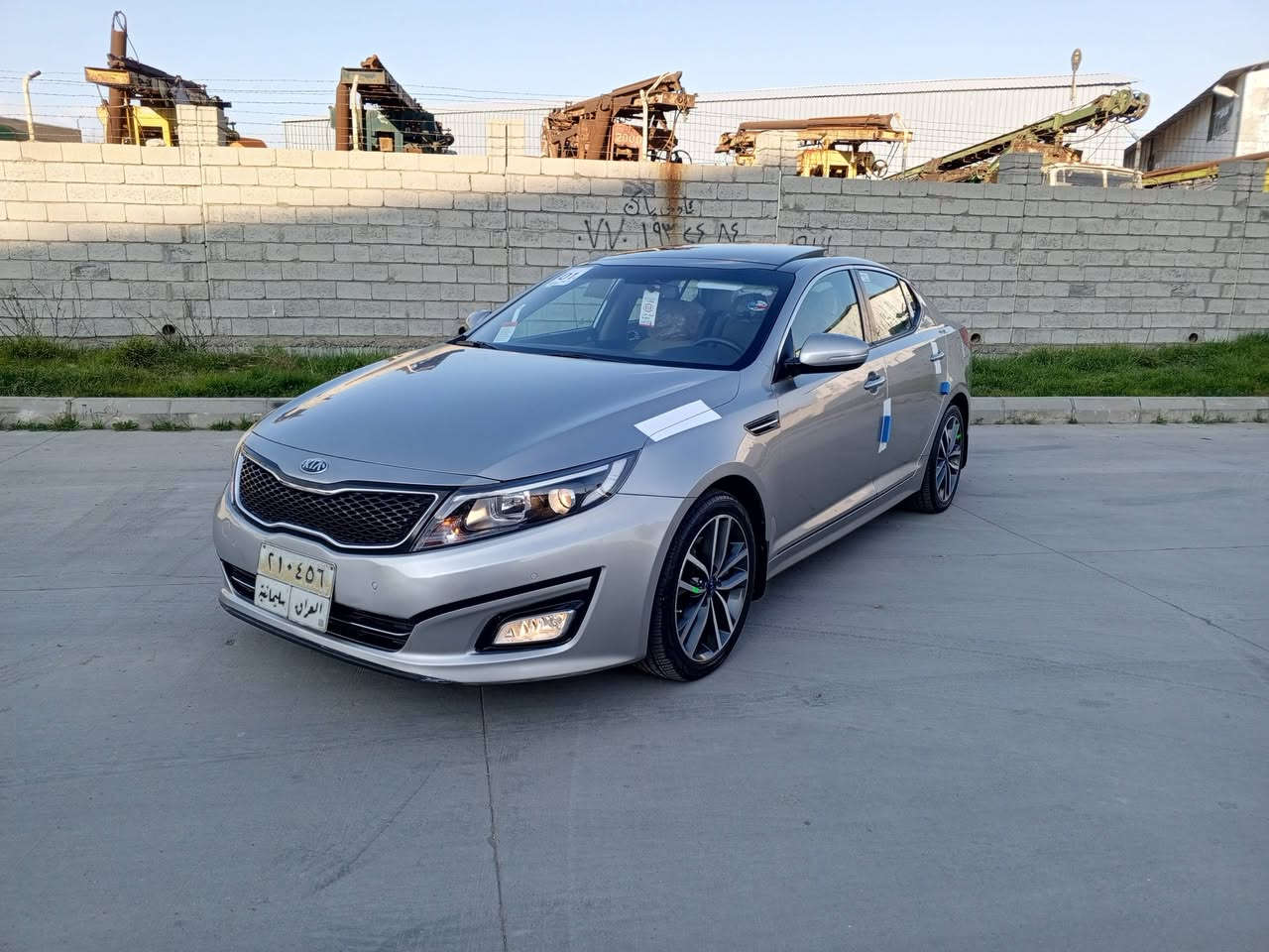 السلام عليكم للبيع كيا اوبتيما 2014شكل 15لون ذهبي خليجي بيه جاملغ امامي سكن بخ فقط بدون اي دواخل لباقي كفاله بدون تعديل فول مواصفات سبورت Vip فول لفول بانوراما بصمه كشنات جلد كشنات كهربائيه  كشنات تدفيه وتبريد بريك بصمه كشن خزن جام وتو مرايات شفط حساس امامي وخلفي دشبول كادنزه الكتروني نضام ايكو وسبورت شفتات ستيرن اشاير ترحيب بلدوسات ليدات بلابواب داخل بيجي بك لايت ليد شمعه دبل كزوز كامره خلفيه ستيرن رياضي حرفD  تحكمات ستيرن شاشه عرض لاعطال ويل كروم 5ويل وتو هولد داخل صاج تبريد لمس تبريد قطعتين مواصفات كلش حلوه سياره جديده بمعنى لكلمه واحله من لصور وجاهزه محرك 2400دوش مفتوح وبشرط بدون خلل كير محرك تبريد كله بشرط ماشيه113الف صدر جديد تايرات جديد سبير عدا بصمات ثنين شركه سياره كلش جديده وجاهزه داخله كل جديد كشنات لوك هزه سنويه فحص كله جديد لل2027وتحويل بنفس ليوم مكان السياره #السليمانيه السعر 142وبيه مجال بسيط الشراي يخابر ***********
