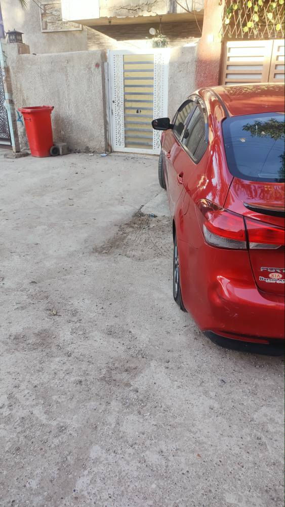 سلام عليكم 
كيا فورتي موديل 18  
محرك دوش 2000
گير at  المرغوب 
ماشية 155 كيلو 
حادثها بنيد فقط 
رقم بغداد 
السعر 118  وبيها مجال للشراي 
مستعجل على بيعتها . 
*********** بغداد, العراق
