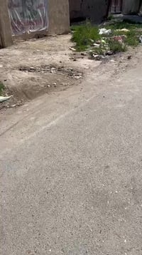 توجد قطعةارض للبيع المساحة٣٥٠كامل الخدمات تبليط وكهرباء وماء ومجاري لل...