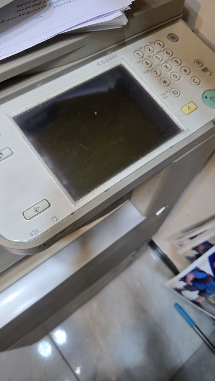 طابعة كانون ليزري

تطبع 35 نسخة بالدقيقة
صار فترة متروكة لان ماعندي مجال استخدمها

السعر 500 الف نهائي 
العنوان البصرة 
***********
