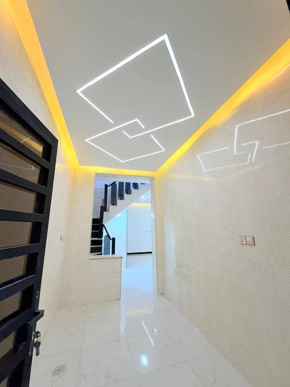 100 متر للبيع طابو زراعي سند 25 قرار محكمه مرقم ومشمول بالتطويب
1_بناء طابوك جمهوري
2_صب مركزي تسليح اساس وسقف
3_ ارضيه بورسلين ثقيل
4_جدران لوح
5_ سقوف جبس بورد وسحبات ملكيه +ثريات ومراوح
6_بيبان تركي + حداديه تسكام
7 _واجهية كلها فوم 
8_السطح تطبيك شتايكر 
9_ كلشي واضح بالصور 
🔻عنوان البيت نجف مقابل ملحق قرية الغدير
موقع مميز قريب من الشارع العام مسافة 150 متر بالخط الاول 
🔻 خدمات كامله ماء كهرباء تبليط خط مولد سوك مدارس اهليه وحكوميه انترنيت
سعر البيت 52 وبي مجال
للاستفسار اتصل على *********** أو مراسله واتساب
