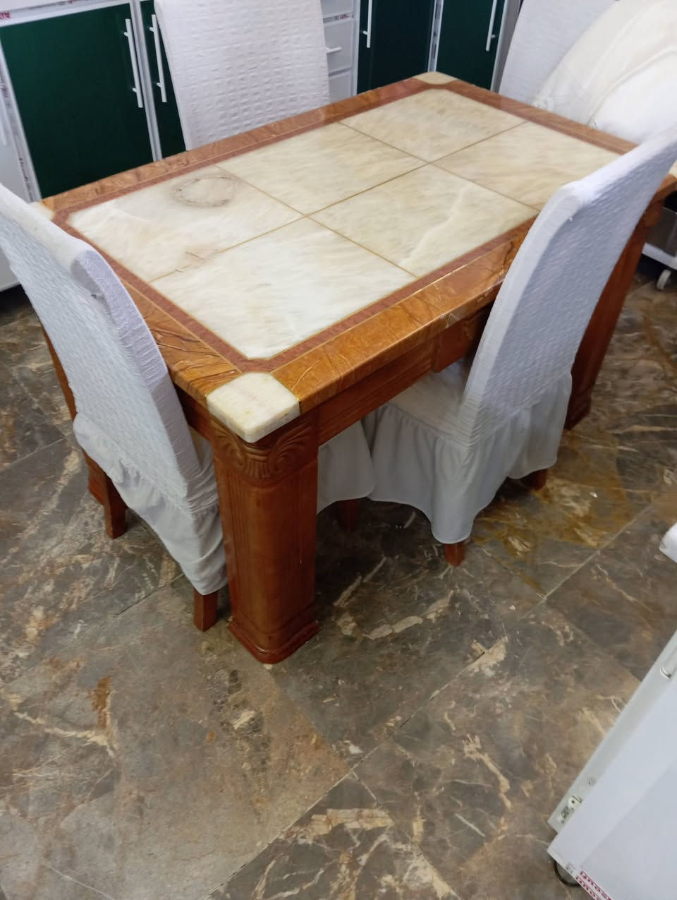 سلام عليكم طباخ فريش وميز طعام للبيع
طباخ سعر300وبي مجال ميز طعام سعر135وبي مجال العنوان بغداد حي الجهاد ***********
