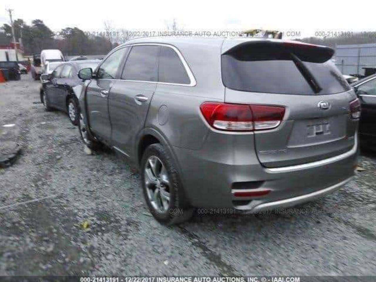 السلام عليكم للبيع فقط سورنتوا وارد أمريكي موديل ٢٠١٦ فول بصمه بانوراما جنطه كهرباء حادث فقط أمريكا والصور بالمنشور سعرها ٢١٠ مكاني بغداد  للاستفسار الاتصال ***********
