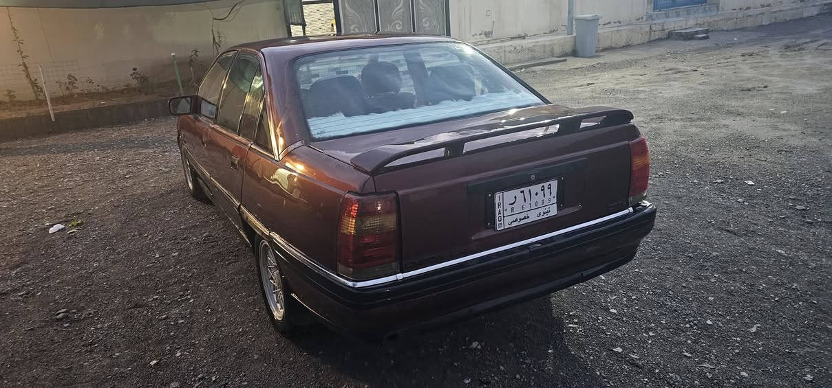 اوميكا موديل ٩١  حجم ٢٤ رقم نينوى الماني شرط تحويل 
كير ومحرك شرط لا نفخ ولا صرف سيارة البيت 
قفل مركزي ريمونت 
جامات دكم 
ويل كب 
طخم حدادية و اطارات جديدة 
شرط ماتصرف عليها دينار واحد 
دوشمة كاعية وكشنات جديدة 
السعر 32 $ 
***********
مكان سهل نينوى
