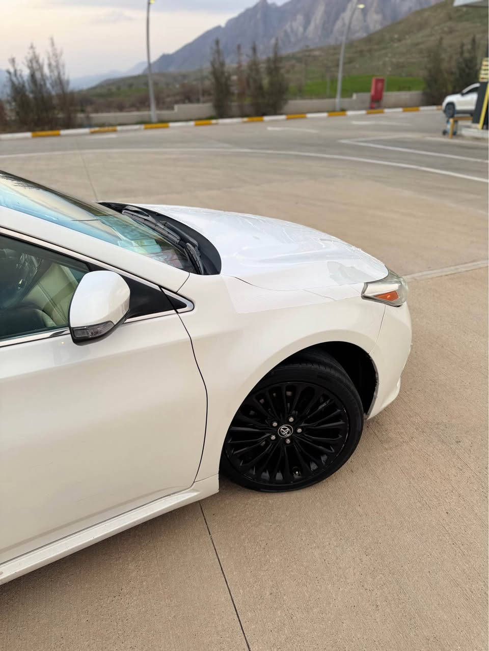 سەرەتا بەناوی خوای گەورەو میهرەبان🤍
تویتا ئەڤەلۆن 
٢٠١٧مانگی ٥
 فول ناوزەرد
بڕاوەی دوبەی✅
سعری ١٠٧وەرەقەو مەجال 
ژ.م***********
شوین  قەزای دوکان
 مواسەفات خلیجی فول
سلایت بەسمە کوشن جڵد
پیشودوا حاسە ئاوینە ئیشارەت
٣مۆدی لیخوڕین
(Eco sport normal)
دەبڵ ئیکۆیە سەیارەکە بەنزین هەر ناخوا
١٥٩هەزار هەقیقی ڕۆشتوە 
گیڕومەکینەی بەشەرت نەکراوەتەوە
دیجیتاڵیشی نیە
ئاوینە شەفتو ئەوتۆو ئیشارەت
لایت لیدو عەدەسە
٤تایەو ویلی لۆکی لە سەرە 
تەقەو ڕەقەی نیە 
مەسروفی نیە
هایدرۆلیکی گێری گۆڕاوە
 دەعمو لیدراوی نیە بەشەرت
سەقفی بۆیاخی نیە بەشەرت
سعری ١٠٧گەڵا مەجال برایانە
ژ.م***********
شوین قەزای دوکان دخان, السليمانية
