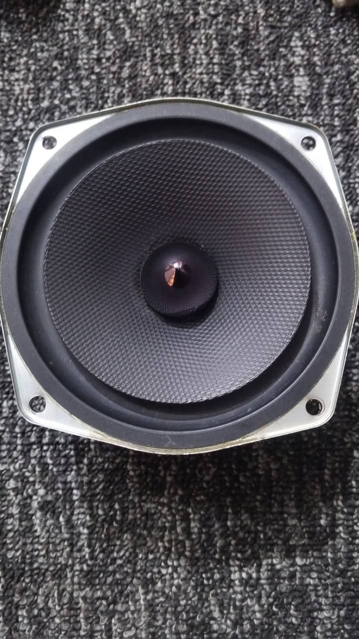 السلام عليكم سماعات ماركه سامسونك مع اتويترات  صوت مجسم راقي. سعر خاص


**إذا كنت صاحب هذا الإعلان وتريد حذفه لأي سبب، رجاءا أرسل رسالة إلى الدعم الفني**