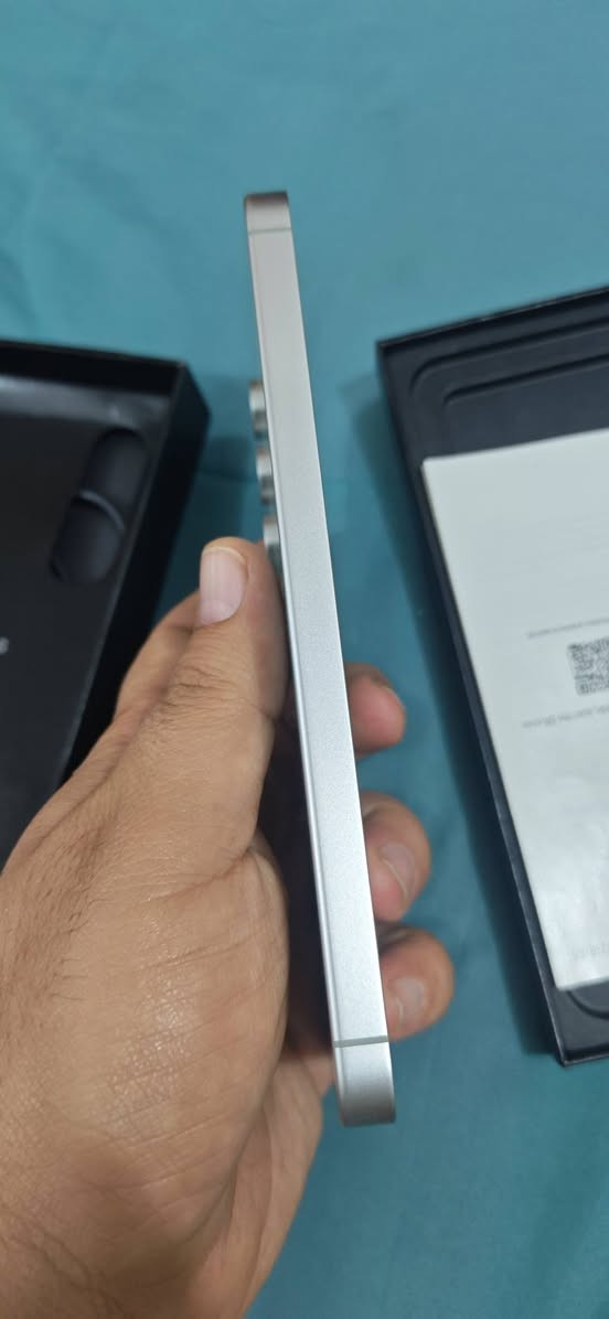 الذاكره 256 دبل شريحه شرق اوسط
نظافه 100/100 كامل ملحقات 
السعر 550 ألف قفل جماعة ال 500 مايرهم 
مكاني ناصريه مركز


**إذا كنت صاحب هذا الإعلان وتريد حذفه لأي سبب، رجاءا أرسل رسالة إلى الدعم الفني**