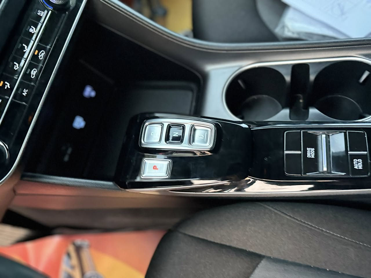 السلام عليكم
سوناته 2022 امريكي كفاله عامه صبغ وضربه وتبديل وشخط وطخه داخله تقرير مياه امطار تعمل وتسير محرك 2500 
شاشه كامره دواخل لونين ماشيه 49 
معوقين ذي قار معوق والد شاب وحاضر الوكاله 
جاهزه محرك كير طخم تاير حداديه تبريد كله جاهزه بدون اي نقص سعرها 168 وبيها مجال مكانها ناصريه مركز ***********
***********
