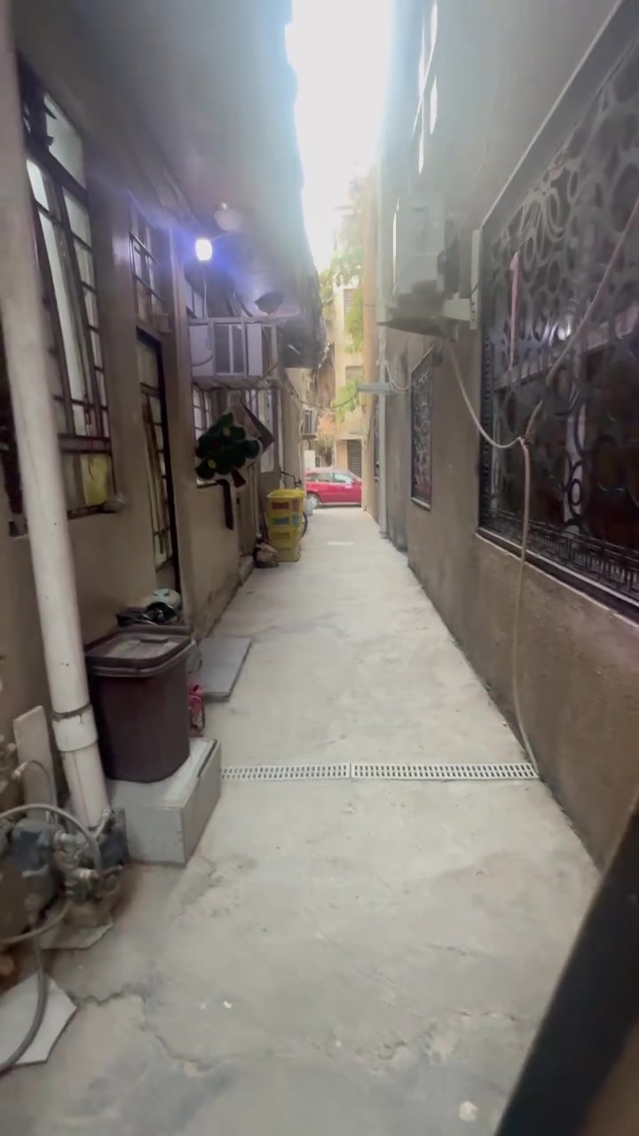 مشتمل داخل قيصريه يحتوي على غرفتين وهول ومطبخ وخدمات الموقع:العظميه - الفرع المقابل قاسم ابو لكص السعر:550
للاستفسار:***********
