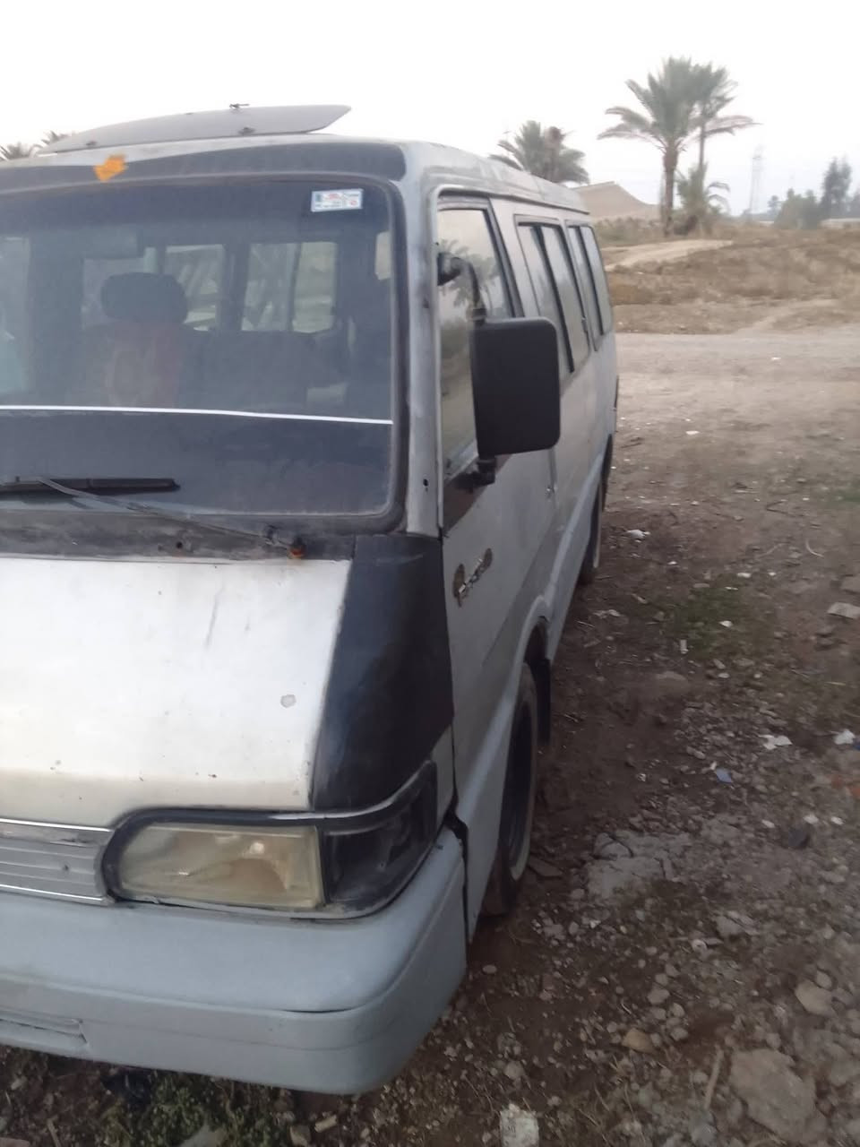 سلام عليكم للبيع كيا بسته موديل 94 بدون تحويل محرك وكير جدد صدر امامي خلفي جديد تخم  تاير جديد اكسن اسعاف جديد بم جديد دواخله نضيف وكهرباياته كلة شغاله بلاديه مكان سيارة بغداد ابوغريب اي استفسار علتصال *********** 
‏‪***********‬‏
لسعر 15 وبيه مجال
