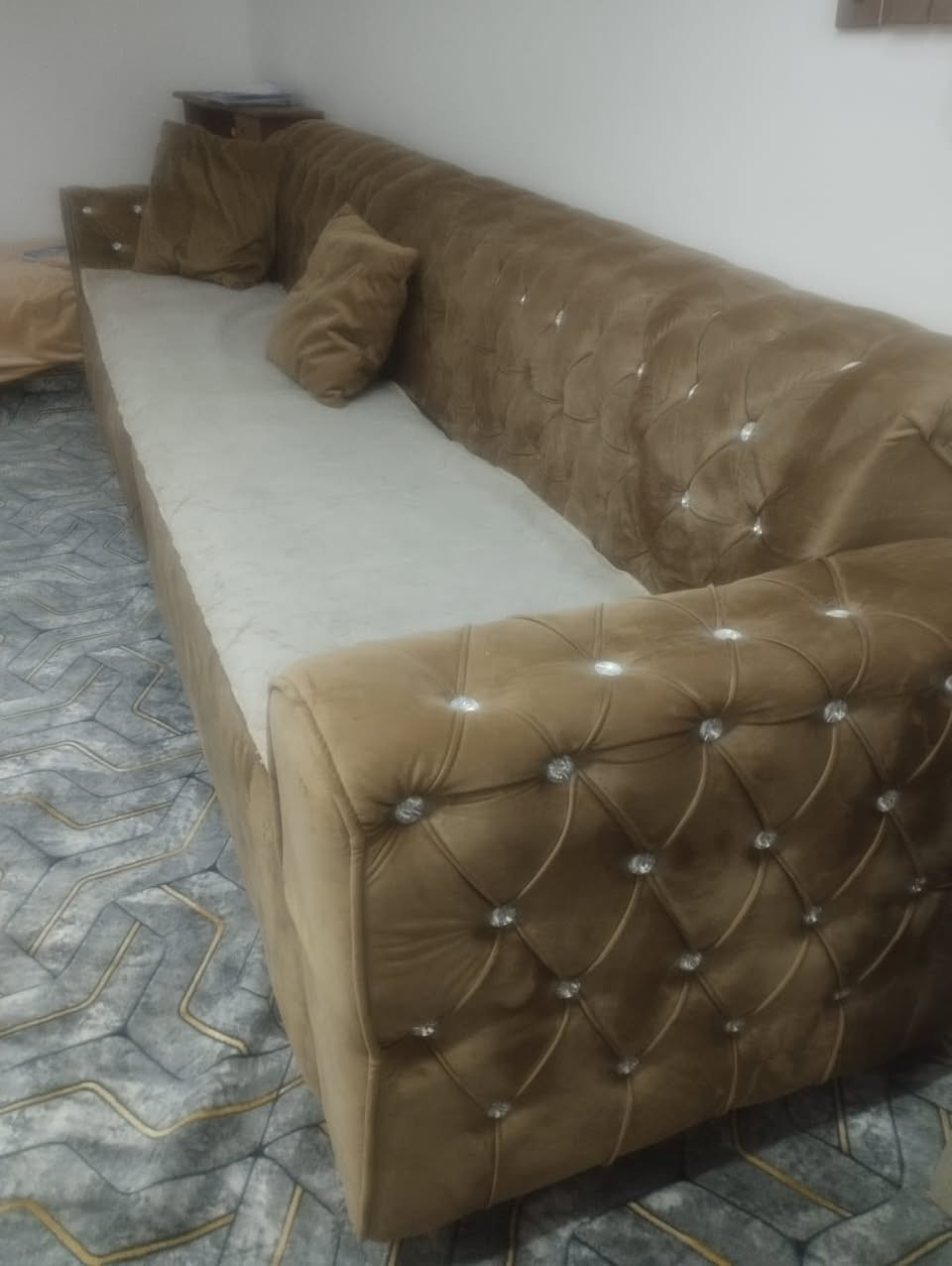 تخم قنفات ديوان للبيع السعر 350 وبي مجال بسيط .للاتصال ***********
