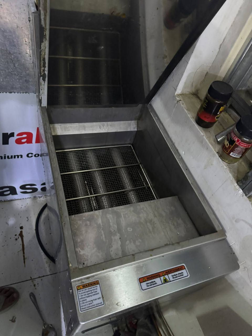 غراض مطبخ مطعم متكامله مكان  واسط عزيزيه الشراي يتواصل على رقم ***********
