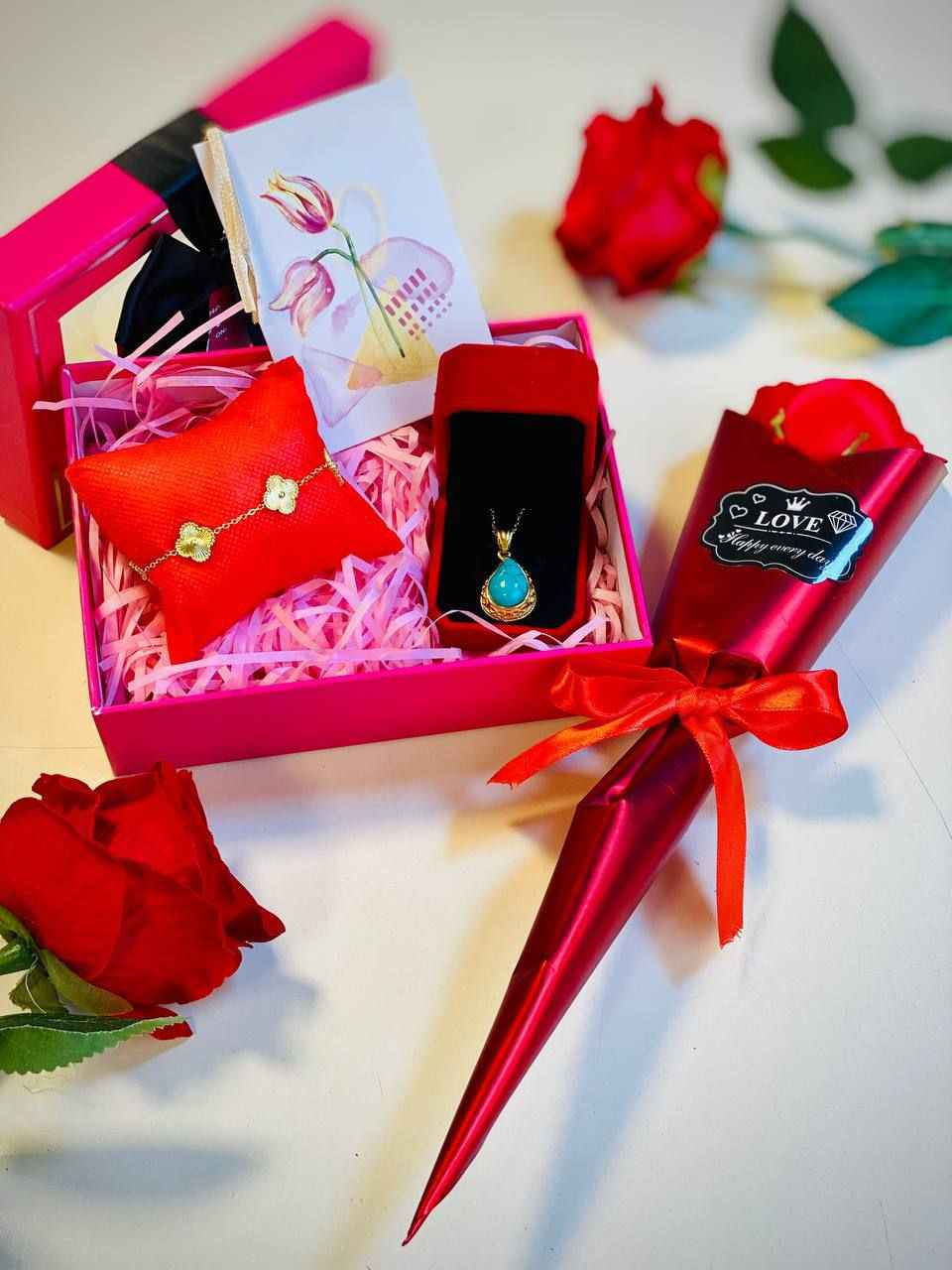 🎁هديه عيد الام 🎁
❤️ولأن الأم أكبر من أي كلمة و أعمق من أي هدية فمهما قدمنا لها لن نجازيها❤️

🎁  بوكس صغير وقلادة حجر فيروزي كلش نازكه ومرتبه ذهب برازيلي ، طلاء ثابت 🎀
✨مع سوار فان كليف Vancleef 🥹￼✨✨جمال و تميز سوار فان كليف✨ الاناقه والبساطه مجتمعين
✨ طلاء ثابت مدى الحياة 
✨  ذهب برازيلي اصلي 
✨ مايتغير لونهه متوفر باللون الذهبي

🎁مع بوكي وردة مميزة ولطيفة و بوكس ورود وزينة وكارت معايدة تكتبون بي الجملة الي تحبون تهدوهة للغالية
💌عن الام اتحدث ‼️
♥️وإن سألوني يومآ عن كل ما هو جميل في حياااتي سآكتفي بذكر أمي  

🚘يوجد خدمة توصيل لجميع محافظات 🚘 بغداد, العراق


**إذا كنت صاحب هذا الإعلان وتريد حذفه لأي سبب، رجاءا أرسل رسالة إلى الدعم الفني**