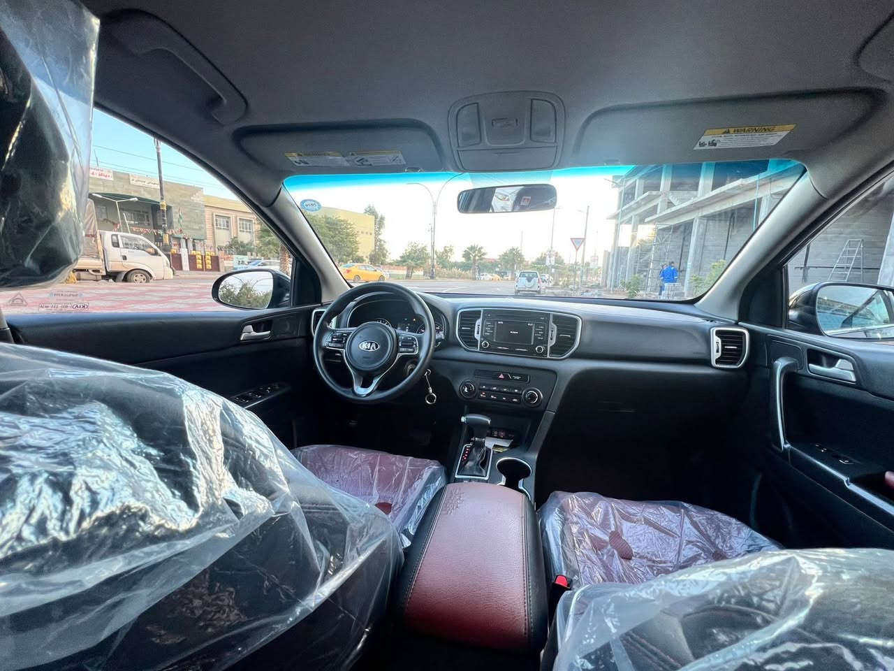 كيه اسبورتج موديل 2019
سياره كلش حلووه جديده 
بيها بونيد جامغ صبخ بدون دواخل اب شرط 
مكينه 2400
موصفات كشن جلد ويل كب تبريد قطعتين 
ماشيه 60 
رقم سنويه كله جديد 2030
شرط تحويل وكاله 
مكينه 2400
رقم مميز 
سعر 147 
مكاني خانقين ديالى 
***********
