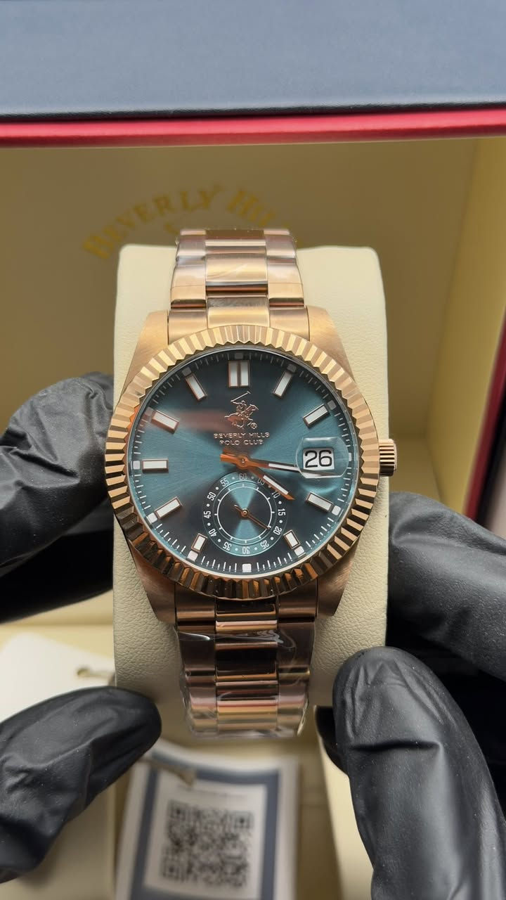 بيڤيرلي بولو اصلي وكالة كفالة دولية 3 سنوات كامل مرفقات جديدة غير مستخدمة دزاين الدي جست روز كولد المينا ولا غلطة اضافتاً الى السنتر الثواني المنفصل ، تعمل بنظام مكينة الكوارتز المايوتا الياباني البطارية ، رنگ خارجي دوار و فل لامينوس 
سعرها بالوكالة 200 الف دينار عراقي
سعرها على التم فقط قفل 120 الف دينار 
قبل ما تعامل و تكتب سعر اتمنى تبحث على اسعار البيڤرلي و تشوف اسعارها بنفسك بعدها قرر ان كانت تناسبنك لأن بأختصار و بدون غرور اسعاري تنافسية!
للحجز و الاستفسار واتساب ***********
