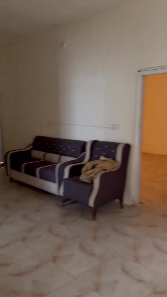 بيت مساحتة 200متر بزراعي مال حي الاسرى للبيع للستفسار ***********
