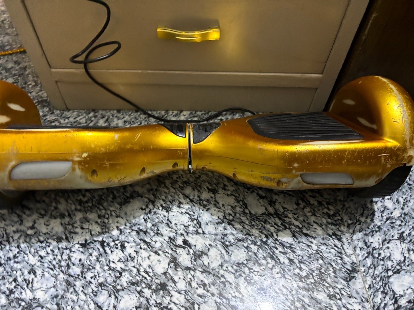 اسلام عليكم سكوتر شغال مع الشاحنة 
ubs شغالات يحتاجلهن فقط بطاريات لان هابطة مكاني بغداد رقمي ***********