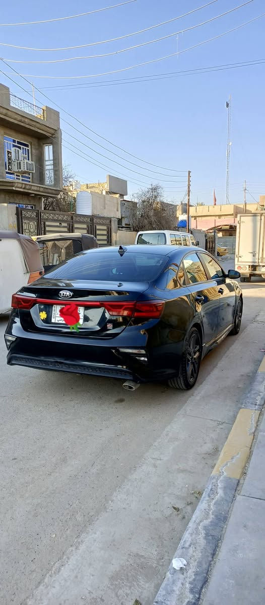 ألسلام عليكم للبيع فورتي موديل 2021 جي تي فقط تبديل جاملغ أمامي رقم كربلاء بأسم صاحبي سنوية 28 گير AT المرغوب مواصفات نص فول ماشية 70 mi فقط جديدة داخل وخارج مابيها اي ملاحظات ليبل واحد حادثها سطحي بنيد وأطراف الجاملغات الامامية بدون داخل والصندوك والجاملغ الخلفي سحب وتعديل بالحوض بسيط ألسعر 118 مكاني بغداد قضاء المحمودية للاستفسار *********** بي واتساب
