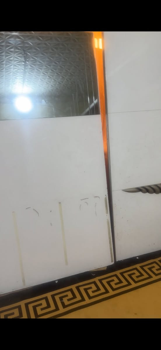 قيم واخذ كنتور كلشي مابي شاهد الله تركي كلش قوي سلايت خانات هواي جنت شاده بس هسه جاي انتقل وفتحته وموجوده كل قطعه وبراغيه وميز بلازما كلش مستعجل قيم اي سعر وتعال اخذه مكاني بصره حي رساله قريب مستشفى الموده وهذا رقمي ***********
