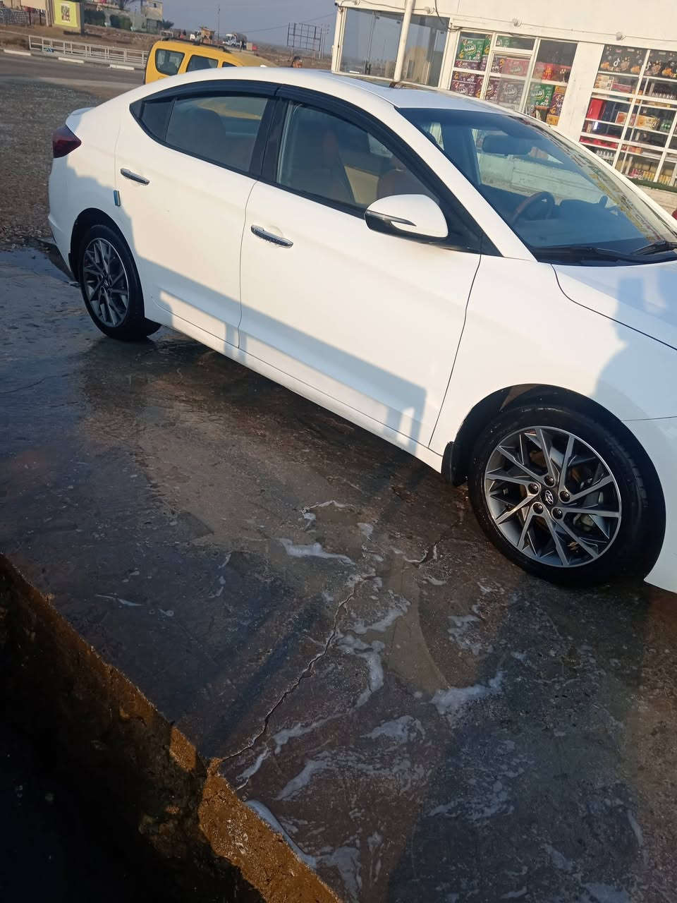 النترا موديل 2020 واحدع واحد خليجي مكفوله بغداد بسمي السعر 165مع المجال 
التفاصيل ***********
