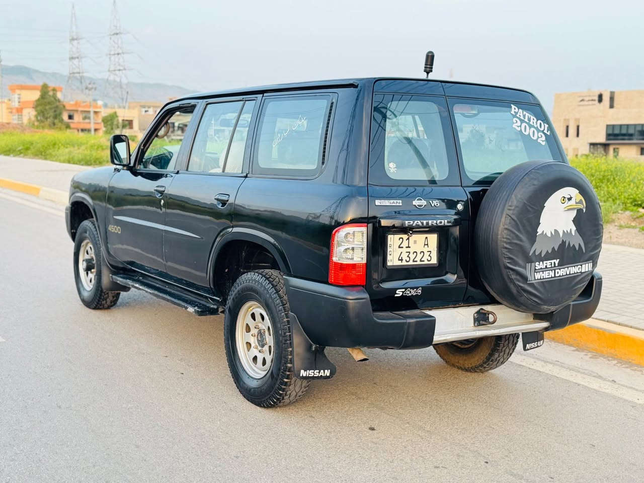 پەترۆل مۆدێل ٢٠٠٠ گێرو مەکینە دەبڵ ئەکسل بەشەرت غازو بەنزینە سەنەوی رەقەمی نوێیە تا ٢٠٣٠ ناوی لە حاسیبەی نیە بەشەرتی هەموو عێراق توندو تۆڵە بێ مەسروفە حیزام بۆیاخە و سەقفی بستێک ساردە کوتە پێش و پشتی ناو تەکمەکانی هیچی پێوە نیە رەنگی بیلاد رەشە 
سعر:88$
ژ.م: *********** Mogreina, Ullensaker
