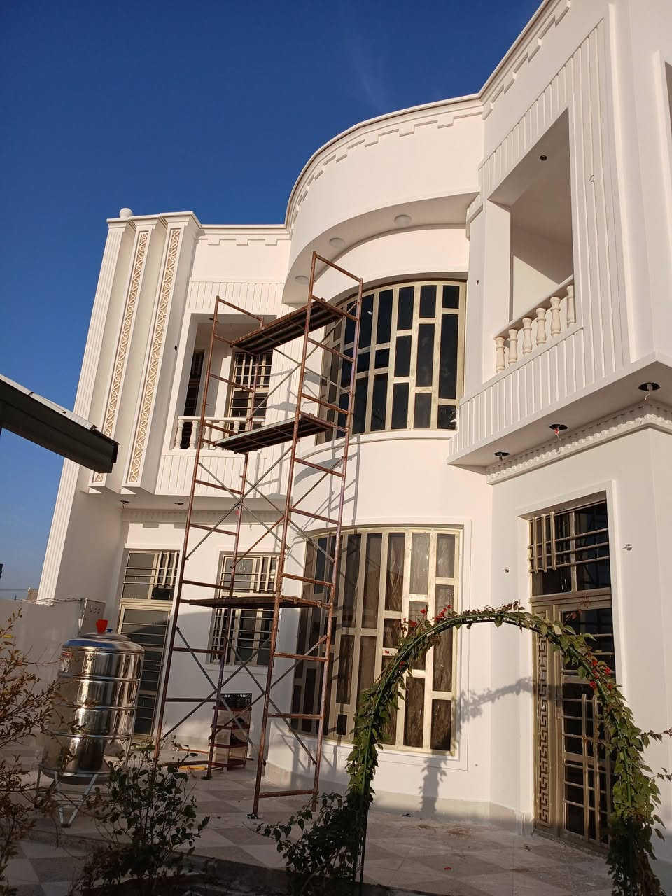 جزء من عملنا هذا الاسبوع ومن اللة التوفيق
صبغ داخلي ،خارجي ،جبس بورد ،سحبات جدارية وسقفية 
نقوش مغربي  شيبورد .بديل رخام ،بديل خشب 
اصباغ المرجان الاولى في العراق
اللاستفسار الاتصال على الرقم التالي
***********
اتقان العمل هو سر نجاحنا
