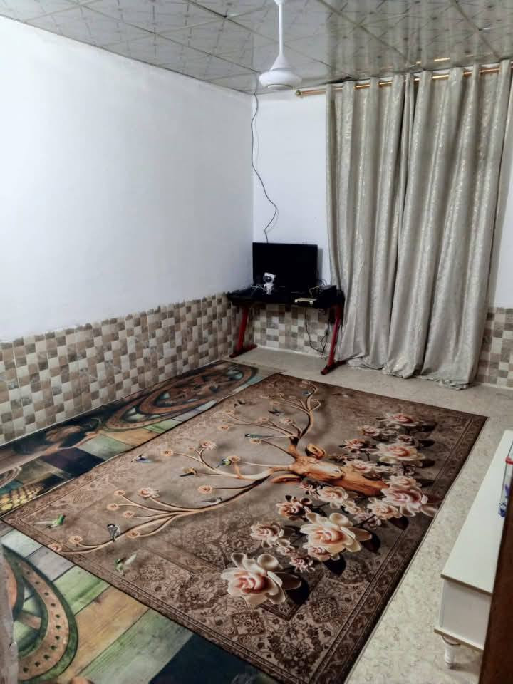 بيت زراعي للبيع السهلة شارع الدبس 75م الاساس صب والسقف عكادة غرفة واستقبال ومطبخ وصحيات 26 مليون مع مجال قليل للاستفسار ***********
