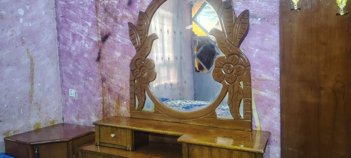 غرفة صاج 5 ابواب نقص تاج جربايه السعر 300 بيه مجال بسيط المكان الحسينيه الراشديه  بغداد يوجد توصيل بل اجره التواصل على الرقم *********** بغداد, العراق
