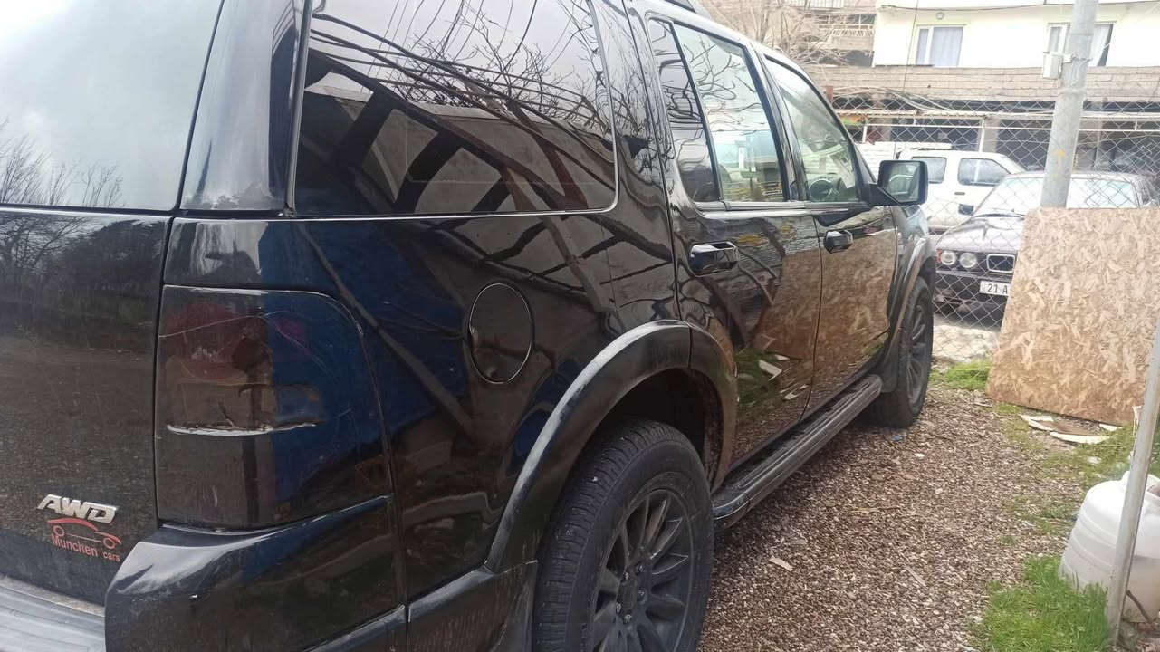 ‎ورد اکسبلور2009✅
***********✅
🟥ڕەشی قەتران 🟥

✅١٩٠هەزارڕۆشتوە مەکینەی سفری لەسەرە
🟥 پێش دوای کەپسە 
⛔️وێنەی سۆنەریشم داناوە 
✅بەس ماشاءالله دەوێت 
🟥سەنەوی نوێ تا ٢٠٣٠بەناوی خۆمەوەیە 
✅سەیارەکەی هی ماڵی خومة
⛔️نرخي ٩٥ مامەڵە
