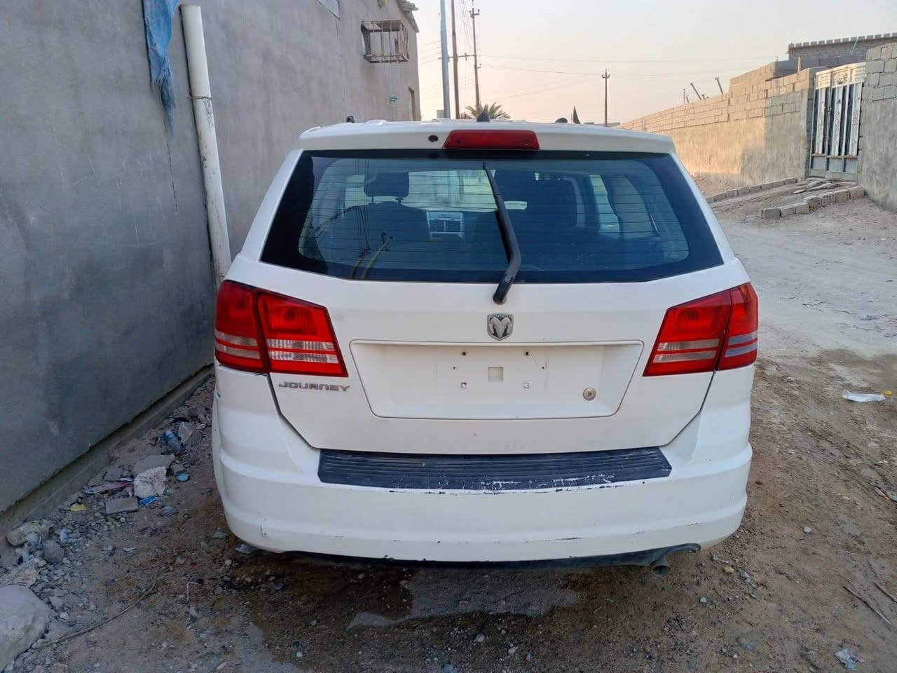 جورني موديل 2009 رقم بغداد الماني كما موضح بالصور عطله فقط العقل والجوزه يرادله برمجه وشرط التحويل سعر 60وبيه مجال ***********  عنوان بصره
