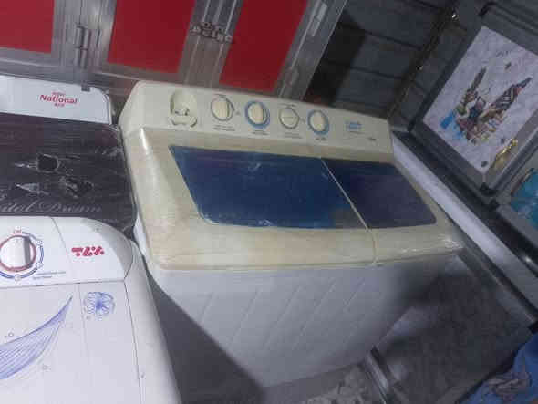 غسالات للبيع احجام مختلفه مجمع حطين مقابيل المنتزه ***********
