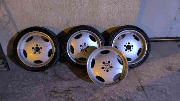 السلام عليكم للبيع ويل مرسيدس لارزون اصلي حجم 18 تو   سايز بدون ضربه ولا صبغ السعر 300$  وبي مجال بسيط سايز العنوان البصرة للاستفسار *********** البصرة
