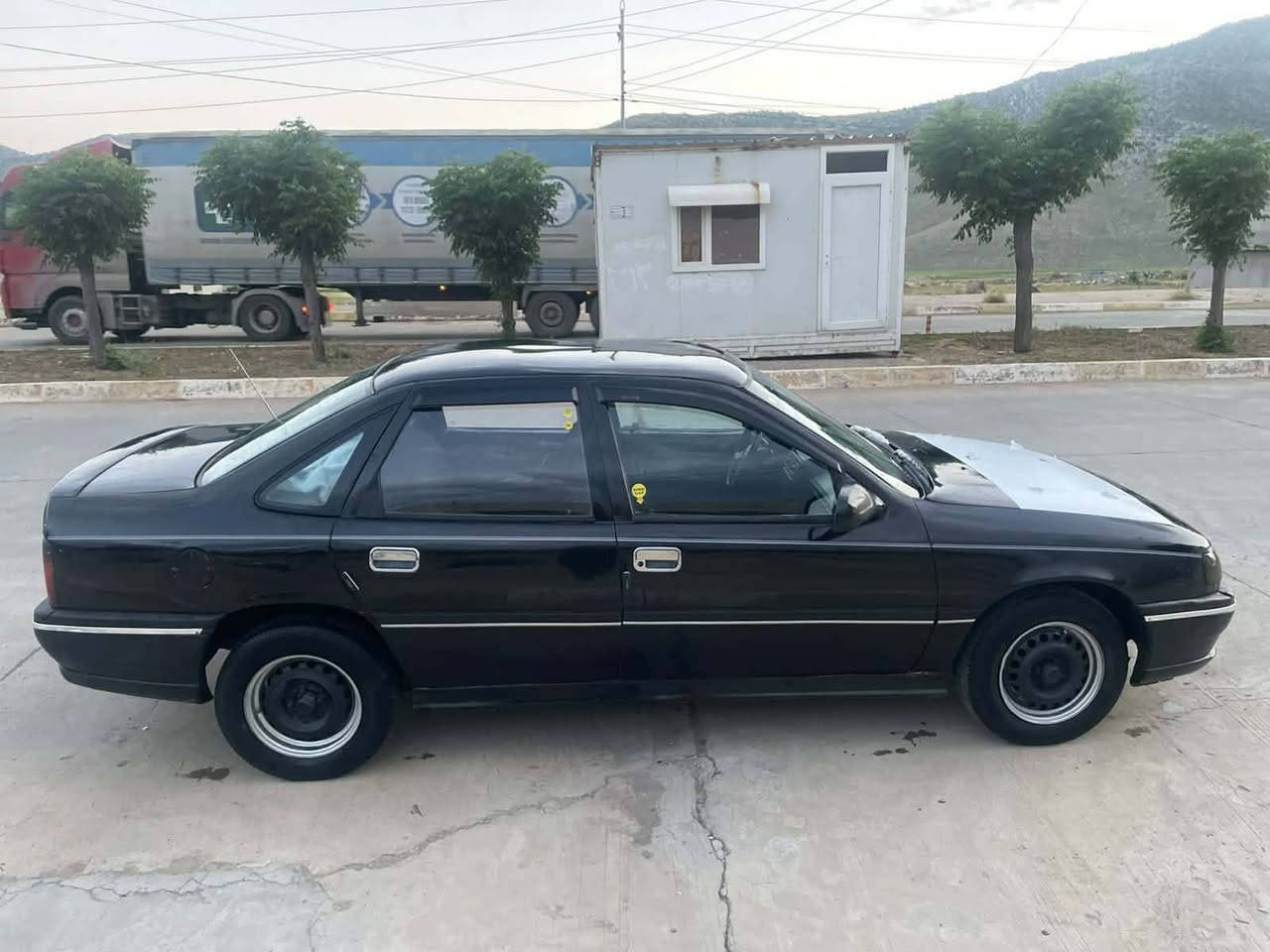 بە ناوی خوای گەورە      ئۆپل ڤیکترا مەکینە 20ئارم پلاستیک سلێمانی گیرو مەکینە بەشەرت کارەبایی هەموی ئیشدەکات گێجەکانی هەموی ئیش دەکەن خایس و ڕزیوی نیە موس و براوە بە شەرت زۆر خاوێن ماوەتەوە ماڵی دۆستە  لایت فانۆس زۆر توندو تۆڵە سەیارەکە سعری خوار بازار تەنها24گەڵا مەجالێکی برایانە شوێن ڕانیە ***********
