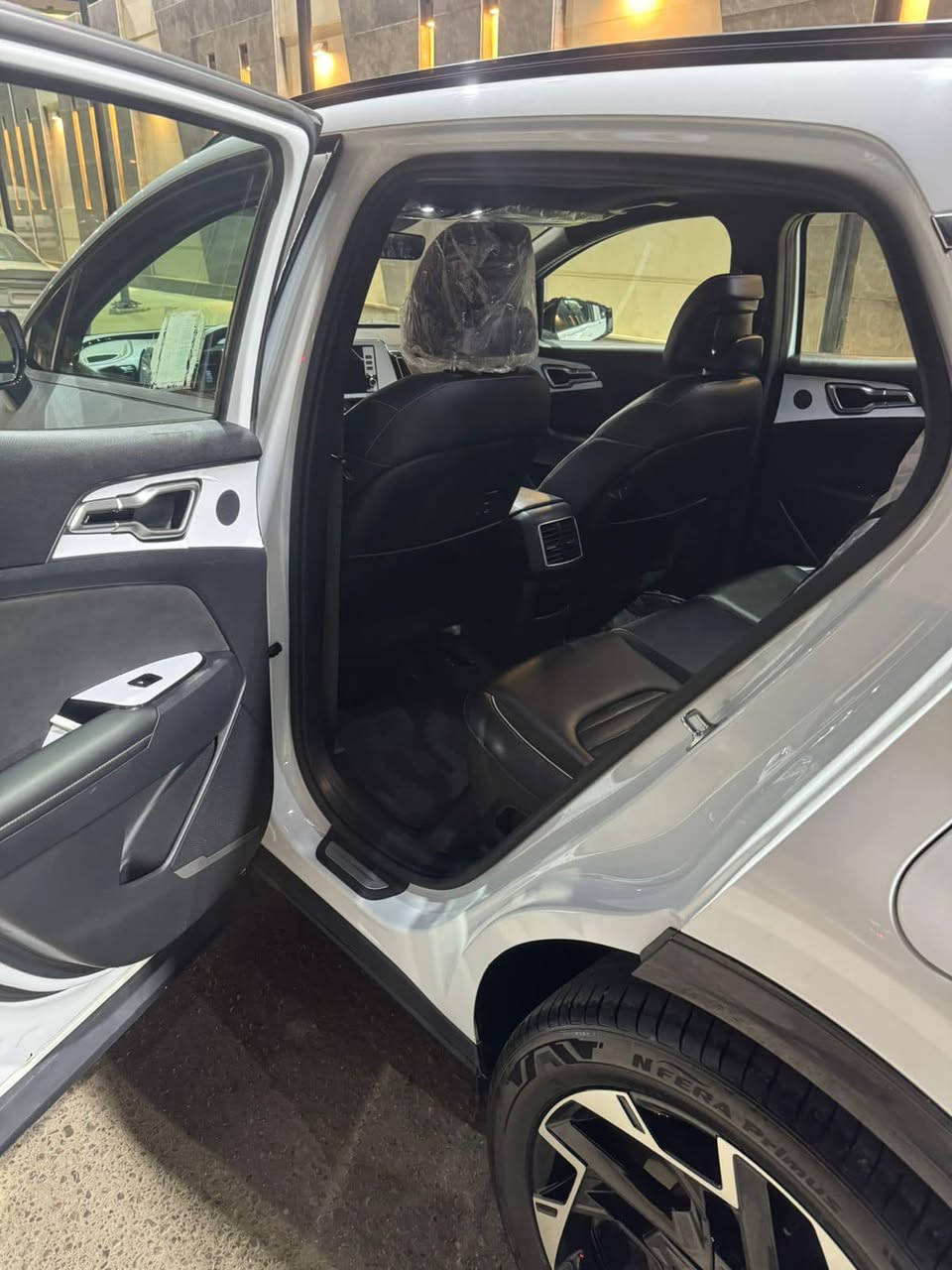 السلام عليكم  سبورتج موديل 24  جيني لاين اعلى مواصفات. ميحتاج اذكر المواصفات معروف. الجيتي سياره ماشيه 11000 جديده كلش. مكفوله كفاله عامه   رقم صاحب السياره *********** السعر 240 وبيه مجال
