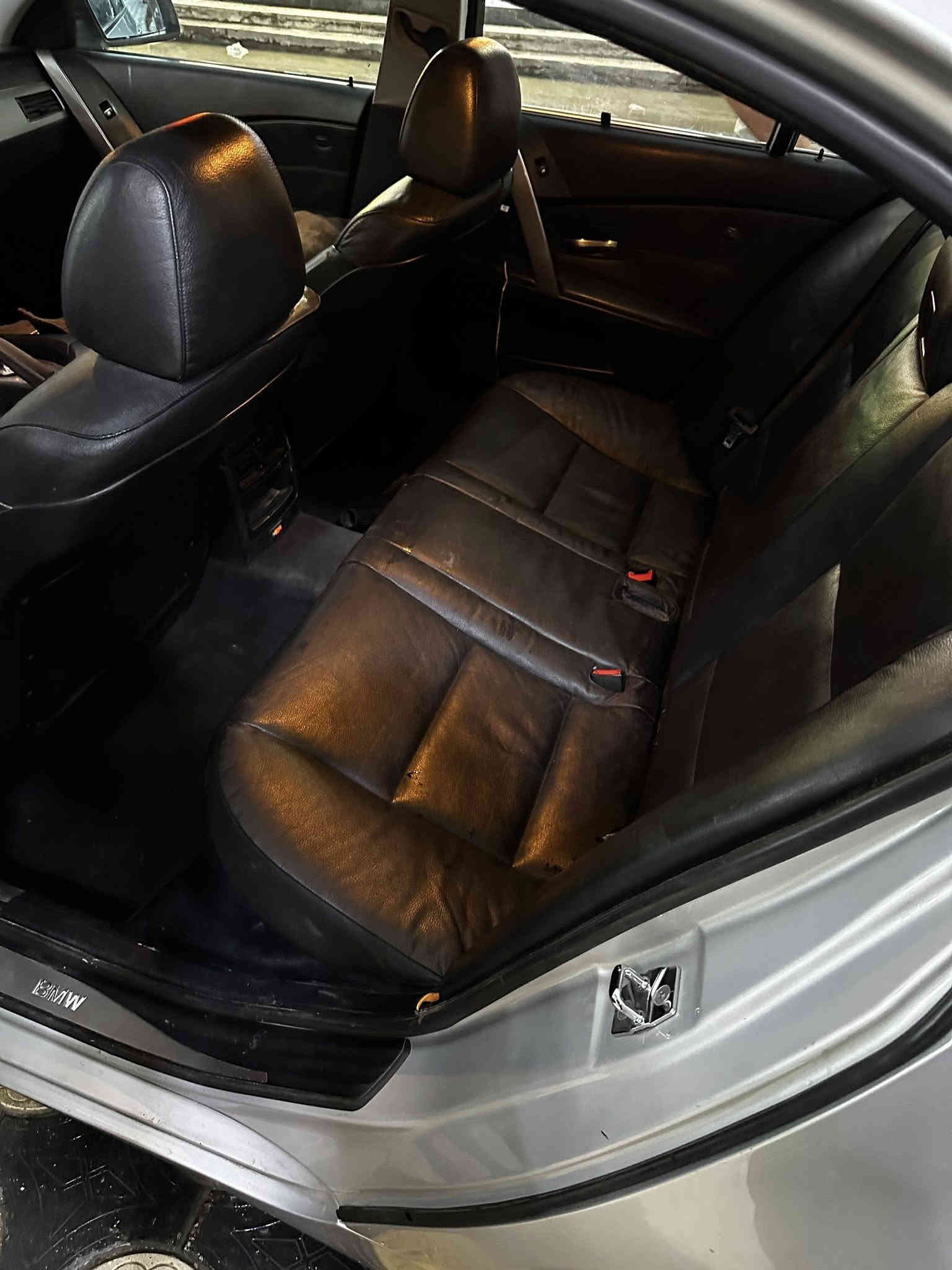 سياره BMW E60 225ميماتي موديل 2004 سويج كامل مواصفات تدفائة مقاعد تبريد شغال كير مكينه مكفولات   منضومه غاز ضرره باب سايق مبدل بل خارج نقصهه صبغ دعاميات مشط ستيرن ينضح دهن الستيرن ثكله زين صدر امامي قبل سبوع بدلته دبلات خلفيه تعبانه فقط مقاعد اماميه تعبانه رقم اربيل سنويه تصقط بعد شهر سعرهه 113 $ شرط تحويل ***********
