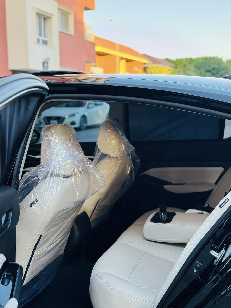 السلام وعليكم
Nissan Altima 2023 SV Pluss

فول مواصفات 

دواخل بيجي

حادثها فقط بنيد بدون دواخل بدون ايرباك

ماشيه ٣٠ الف فقط

رقم اربيل تحويل ثاني يوم بأسمي

السعر ١٧٥ وبيها مجال بسيط حك الجيه
عنوان قضاء كلار

***********
