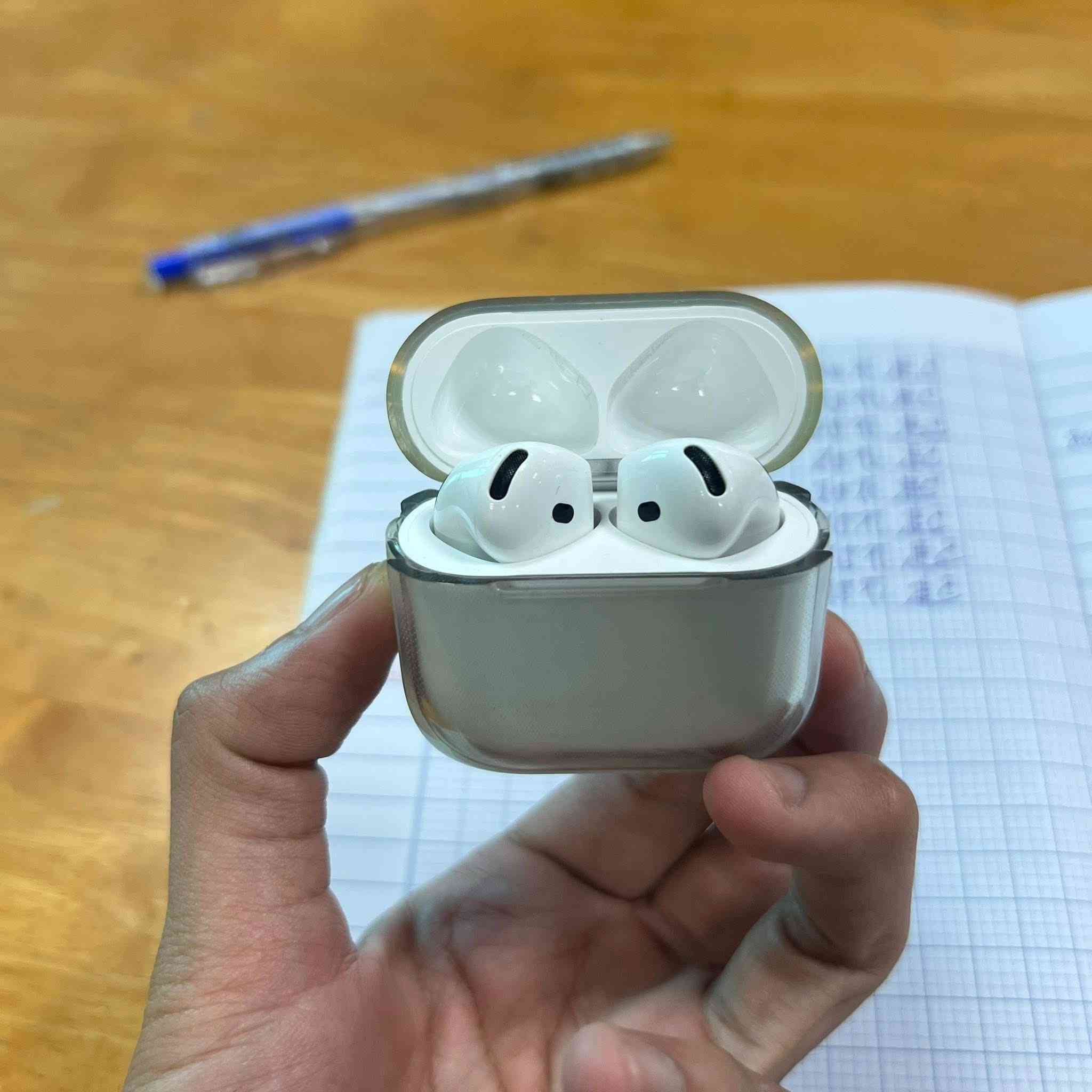 Air pods 4 (ANC) نسخة العزل
اصليه أمريكية باله قطعة نظيفة جدا باله أمريكي اصلي ، ، فل بدون كارتون تحتوي على كيبل كتان قطني مع حافظة هديه 
( سيريل بموقع ابل - شركة مصنعه ابل بالإعدادات - عزل تحديد موقع شحن وايرليس 
سعرها 25 توصيل لكل العراق متوفر شرط الفحص 
للحجز و الاستفسار واتس اب فقط 

***********
