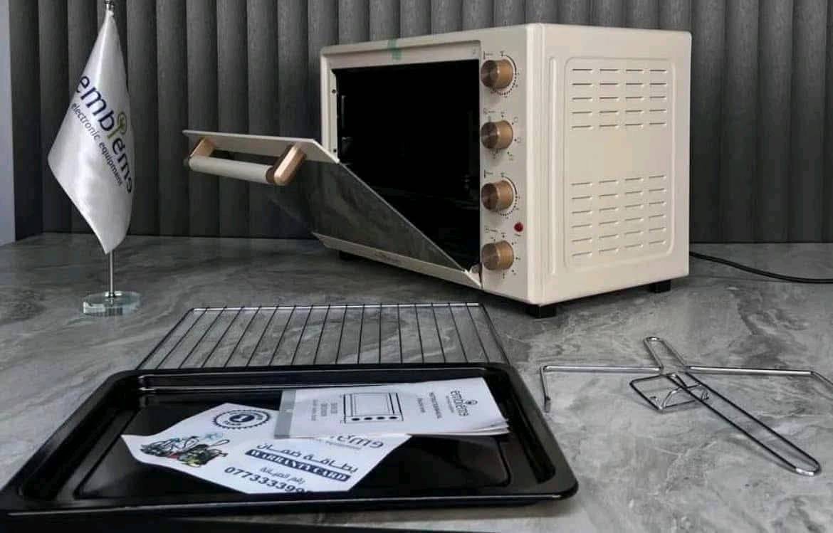 استمتع بأفضل تجربة طهي مع فرن أمبليوم الجديد كليا 
 توفر فرن كهربائي اصدار حديث ماركة امبليوم 60 لتر 
مع ضمان سنة حقيقي 💯 

طلاء داخلي تيفال قابل للتنظيف بالمنظفات والبخار
قوة 2200 واط⚡️
 • دبل صينية 😉
 • سيباية
 • شواية دجاج🍗
 • ماسكات لاخراج الطعام 
 • إضاءة داخلية💡
 • مروحة لتوزيع الهواء الساخن بشكل متساوي
 ثرموستات مزدوج: تحكم منفصل لدرجات حرارة الهيترات العلوية والسفلية.
 • ⏲️ مؤقت لمدة 60 دقيقة
 • 4 هيترات في الأعلى و4 في الأسفل لتحقيق توزيع متساوٍ للحرارة. هيترات حلزونية عالية الحرارة 🔥🔥
 تشغيل الهيترات بشكل مستقل: يمكنك تشغيل الهيترات العلوية أو السفلية أو كلاهما معًا.
تغلق الباب بشكل تلقائي

📏 الأبعاد: الطول 58سم / العرض 38 سم / الارتفاع 41 سم.

للحجز يرجي مراسلة صفحة او اتصل على الرقم 
***********
توصيل لكل محافظات العراق🚚