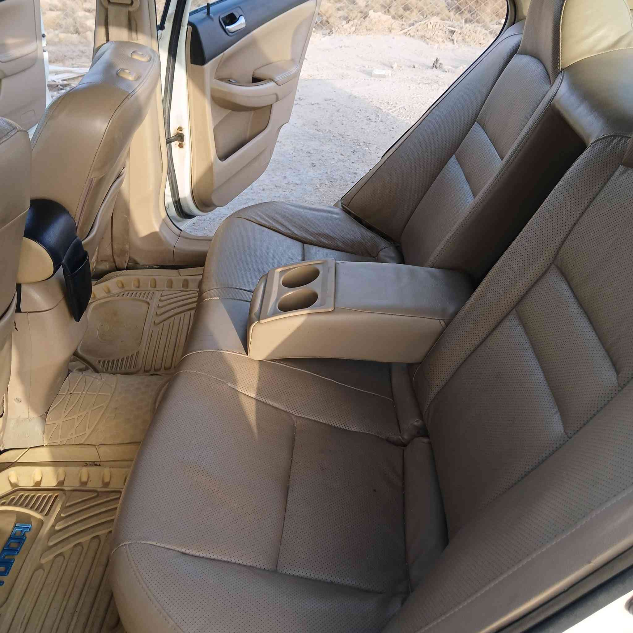 السلام عليكم بيوادي اف 6 سياره  وحلوه مانقصه شي السعر 37 وبيه مجال  مديل 12 مكان سماوه ***********
