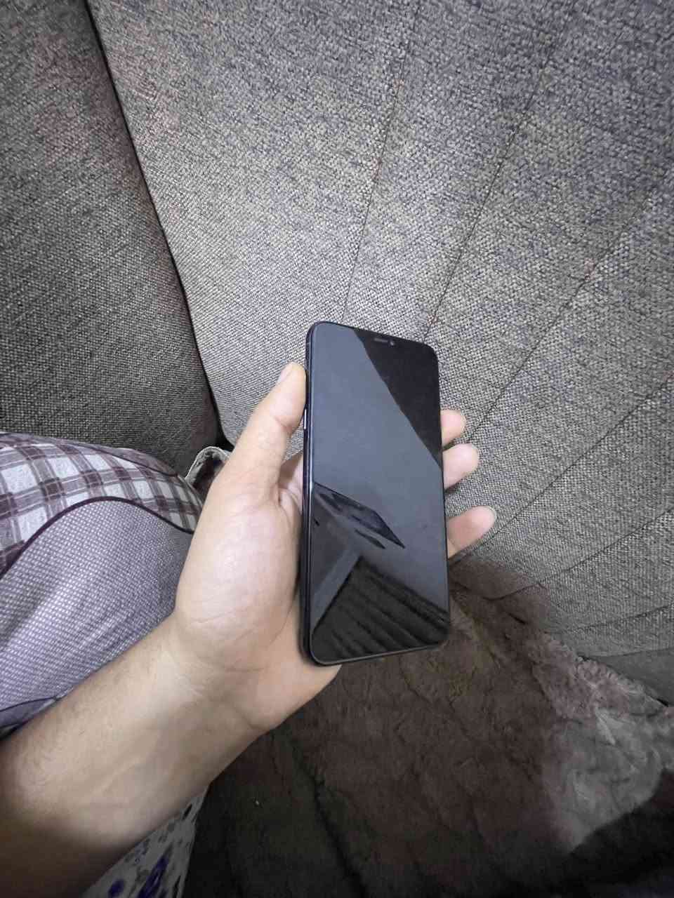 ايفون ١١ برو ماكس ✔️ مبدل شاشه فقط اصليه وكاله ✔️ وفيس ايدي واكف يحتاج برمجه فقط ✔️بطاريه ٧٧ بلاد وشحنه كلش طبيعي ✔️ ذاكره ٥١٢ ✔️ الجهاز نضيف شخط واحد مابي ✔️السعر ٣٠٠ 🔥 ✔️ *********** ✔️ كربلاء❓

