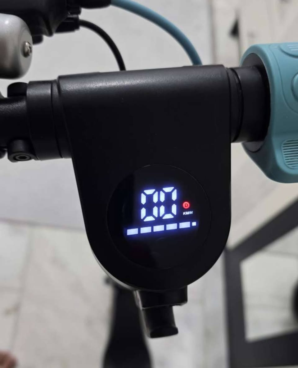 سلام عليكم
سكوتر من شركة ماستر
سرعة٣٨
يتحمل وزن١٢٠
الشحنه الوحده تمشي اكثر من١٠كيلو حقيقي
مكاني بصره 
سعر١٥٠


**إذا كنت صاحب هذا الإعلان وتريد حذفه لأي سبب، رجاءا أرسل رسالة إلى الدعم الفني**