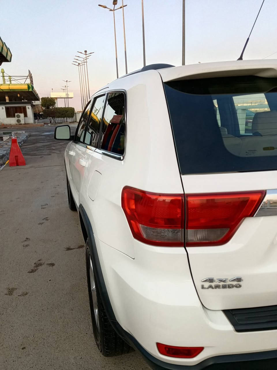 جيب 2011خليجي بس بارد جملغ خلفي عل كد اربع أصابع   داخلها مخمل دخول ذكي زراكات لايتات  هوكات سحب فور ويل السياره جديد   السعر 178الرقم *********** مكاني بغداد بسمي
