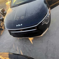 كيا نيرو موديل 24 حادثه فقط باب السايق ومبدل اصلي مال تفصيخ نفس اللون ...