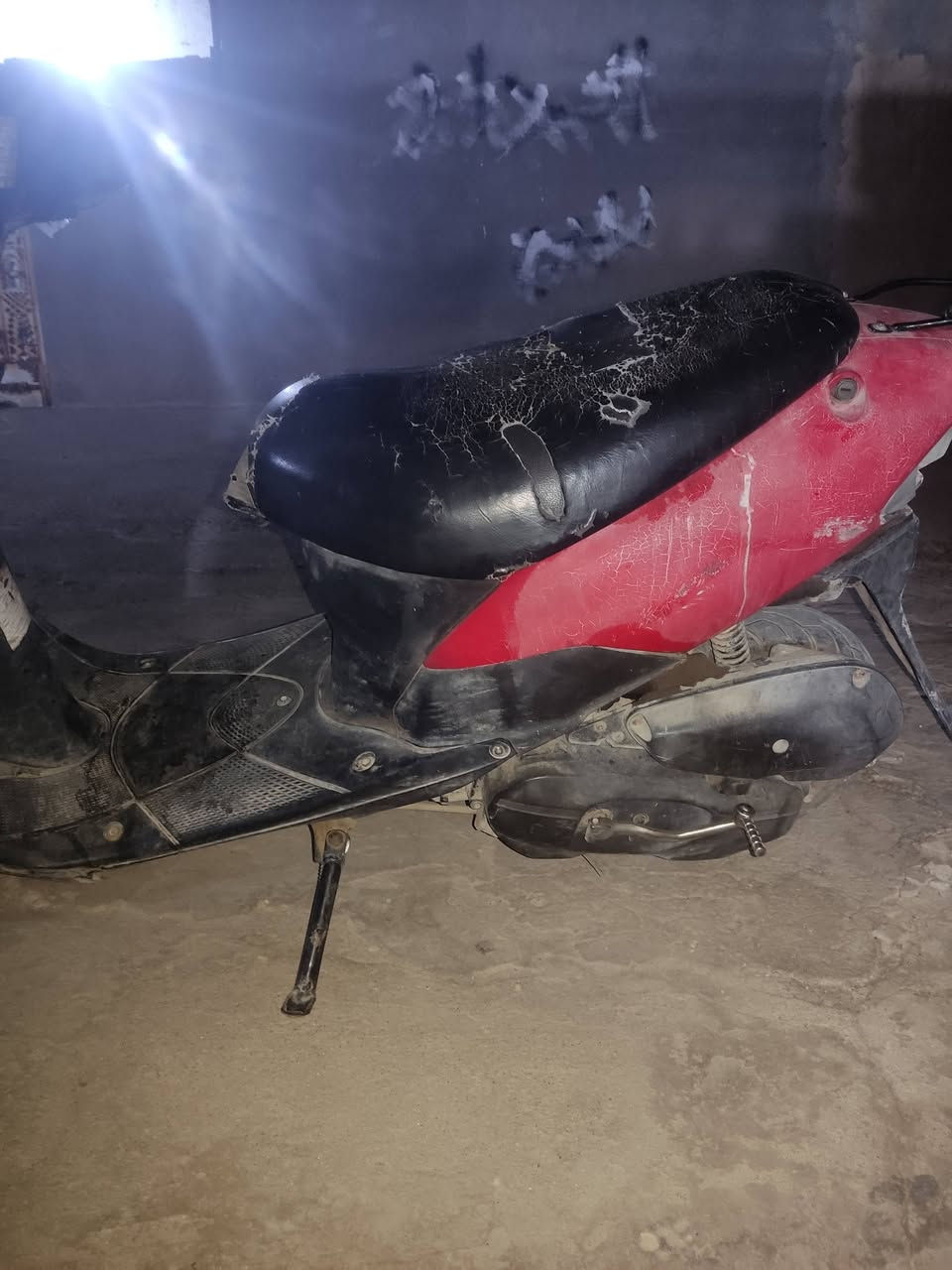 للبيع دراجه مامفتوحه بس شلعه مابيهه تمشي كلشي مابيهه شرط بلاد مامفتوحه جوزه بلاد رايته 120 الف ***********
