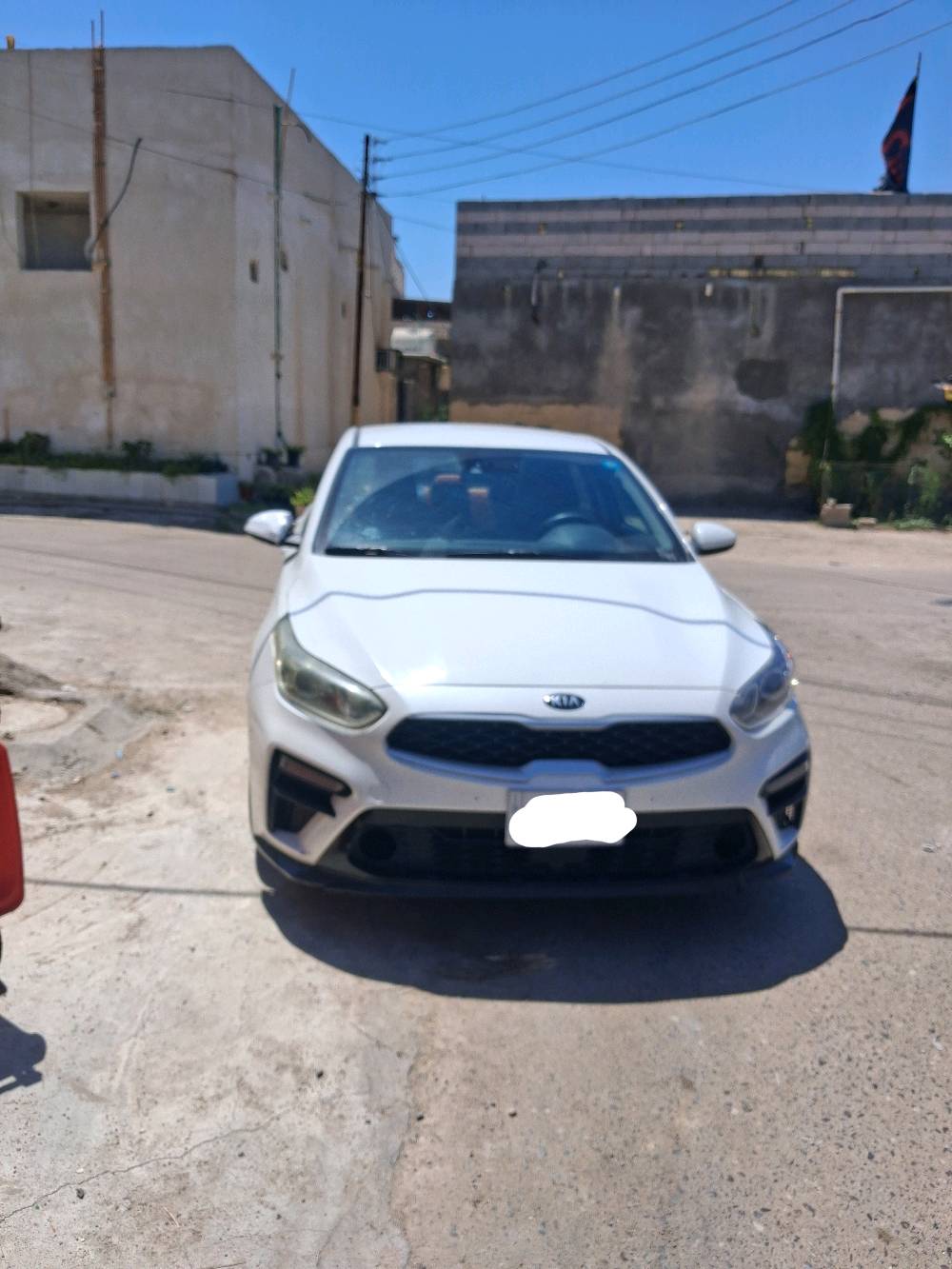السلام عليكم
فورتي 2021 رقم بغداد معوقين الولد الشتريت منة السيارة بالبصرة عندة وكالة عامة ومطلقة           محرك 2000 دوش
تبديل جاملغ عكس السايق فقط بدون دواخل  البنيد نفسة بارد 
بيها طخات  بسيطة  كلش بيها طلقة عابرة بالجاملغ الخلفي  
السيارة مابيها نقص السعر 107 قفل  سعرها مناسب مستعجل عالبيع  الشراي بخدمتة                         مكاني بصرة  كرمة علي.                          
                              ***********
تگدر تذكر لنا الفئة/الترِم بالضبط للسيارة؟ يعني فورتي شنو موديلها التفصيلي وبيها فتحة/شاشة/كاميرا أو حساسات؟: 
موديل 2021
كم ممشاها الحالي؟ وهل ممشاها حقيقي ومبين من العداد لو متبدل/مفصول؟: 
ماشية 97 الف ميل 
هل دبل/الأيربگات سالمة لو منفتحة من قبل؟ وبيها أي شغل ميكانيك أو كهرباء غير اللي مذكور؟: 
ايرباك الدشبول منفجر 
الملكية شنو بالضبط: وكالة عامة لو تخويل/قفل، وبيها موافقات للبيع جاهزة؟: 
اسويلك وكالة من البصرة تريد راعيها موجود
وين مكان الفحص والمشاهدة بشكل أدق بالبصرة، وهل السعر نهائي لو يقبل التفاوض؟: 
مكاني كرمة علي 