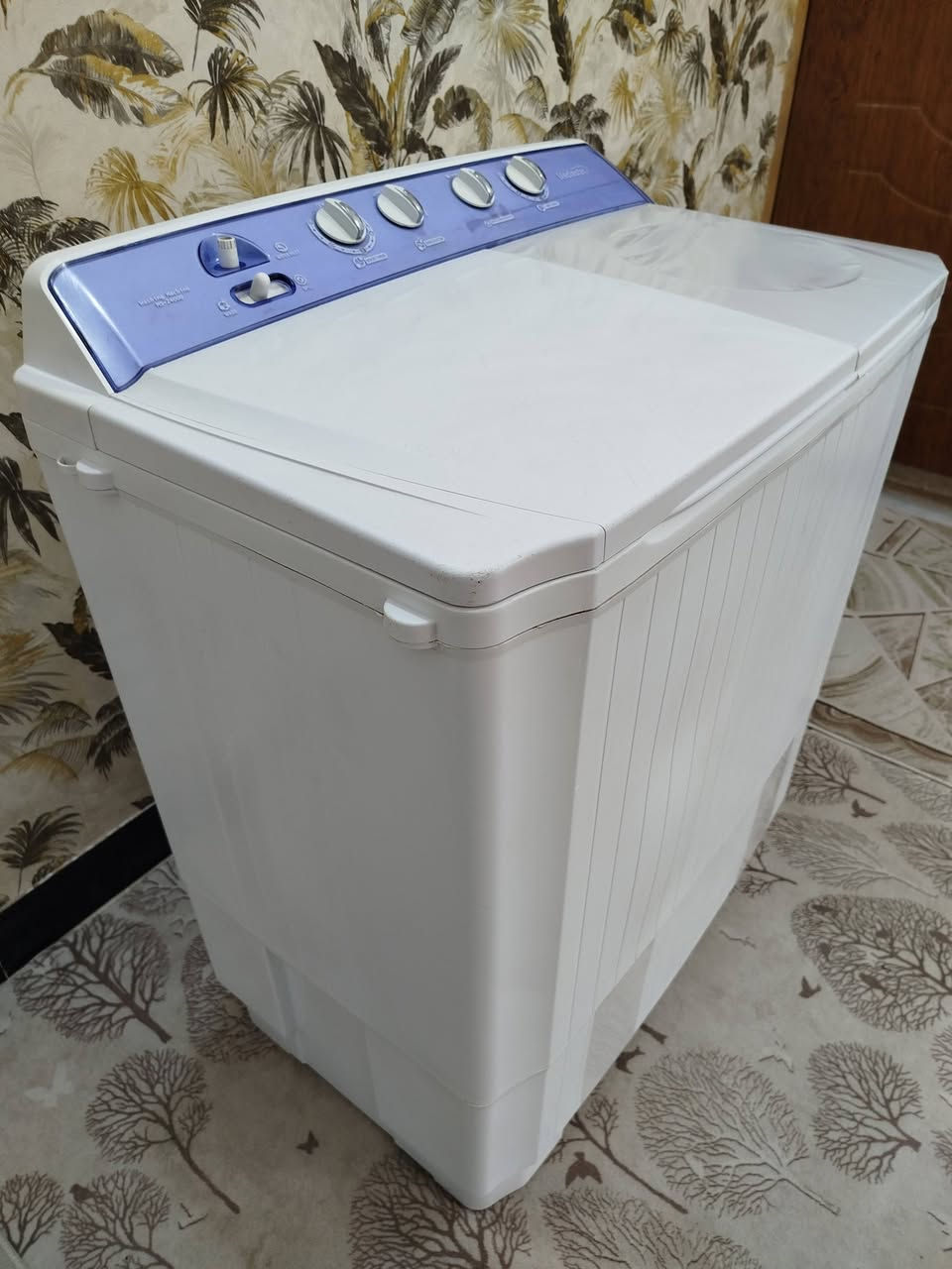 للبيع غساله كلش نضيفه حجم كبير ماداخله تصليح بيه ضمان   سعر  110 مكاني كربلاء حي العامل *********** وتساب ماسنجر موجود ***********
