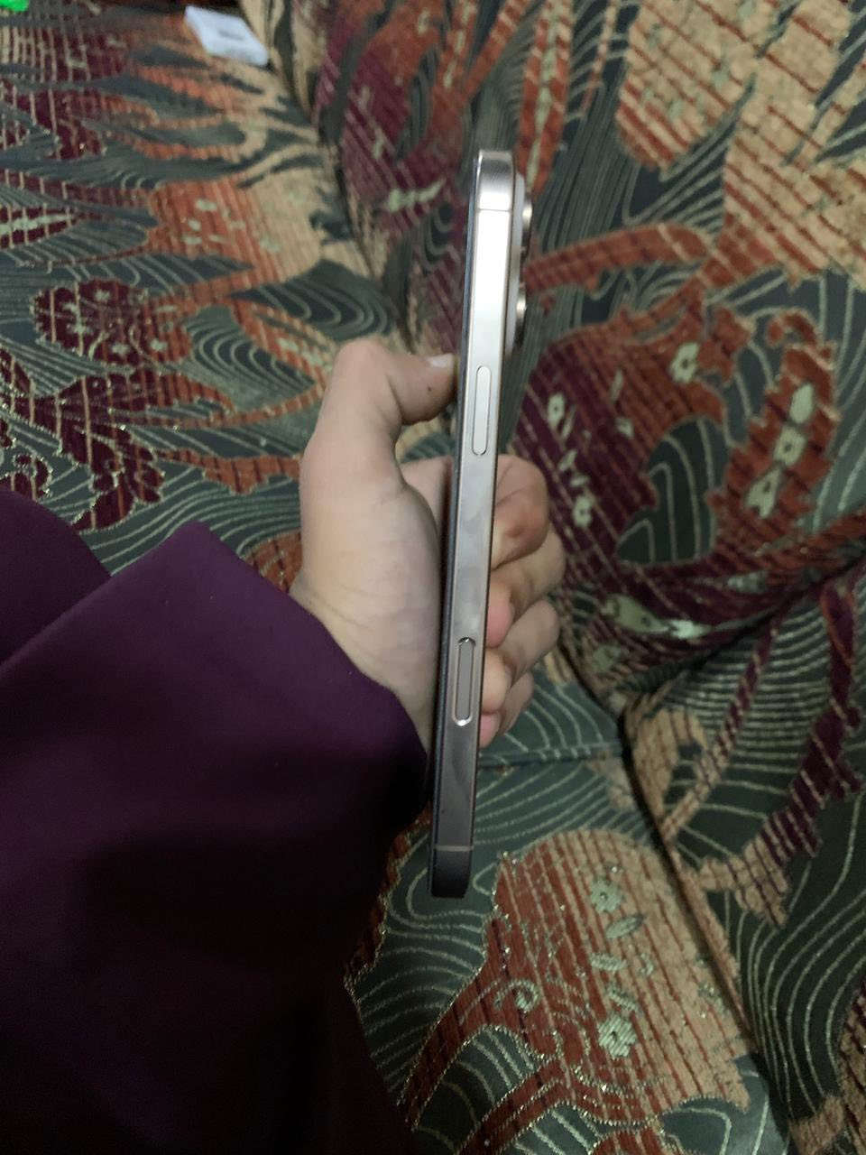 سلام عليكم 
أيفون16 برو ماكس الون الصحراوي جهاز جديد مكفول مابي ولا شخط بطاريتة 100 عدد دورات الشحن 178  ذاكرة 256 دبل خط ZA  كامل ملحقات عنواني النجف الاشرف حي ميسان  السعر 1525 وبي مجال 
رقمي (***********)
