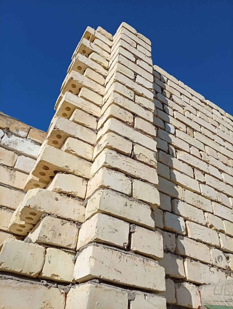 سلام عليكم ورحمه الله وبركاته خلفة بناء  ولبخ متفرغ حاليا  مكاني نجف حي ميسان ***********
