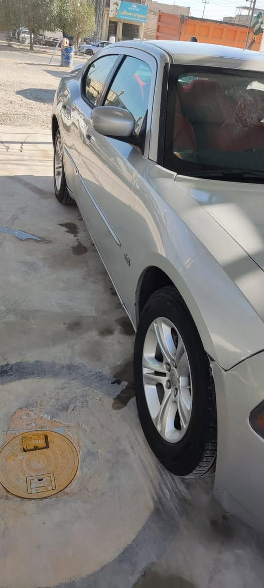 سلام عليكم جارجر 2010بغداد بيها قطعه واحده باب خلف السائق فقط محرك كير جدد تبريد ثلج السعر 115اوبيها مجال للشراي ***********بي وات ساب
