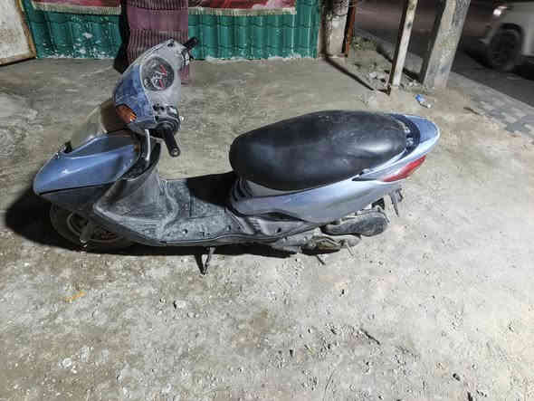 السلام عليكم دراجه بريز للبيع دراجه نقره السعر 350 وبيها مجال مكان بغداد بلديات تقاطعء
***********
